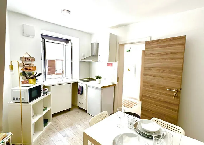 Brighthouse - Modern 나자레