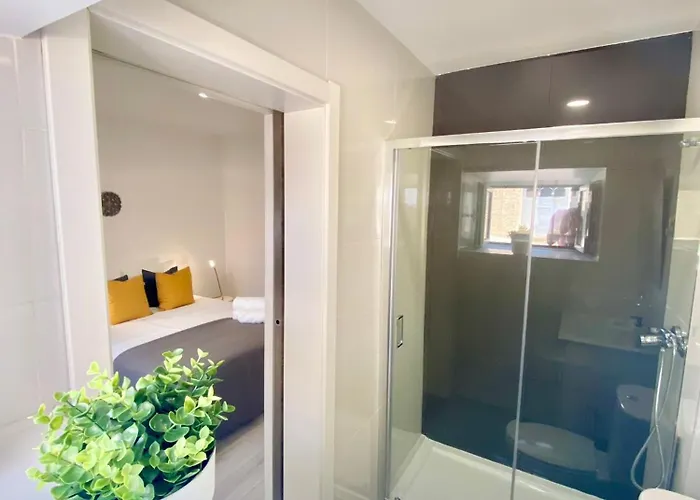 Brighthouse - Modern 아파트 나자레